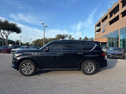 2021 INFINITI QX80 Luxe