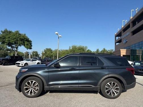 2022 Ford Explorer ST-Line