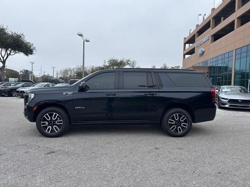2021 GMC Yukon XL AT4