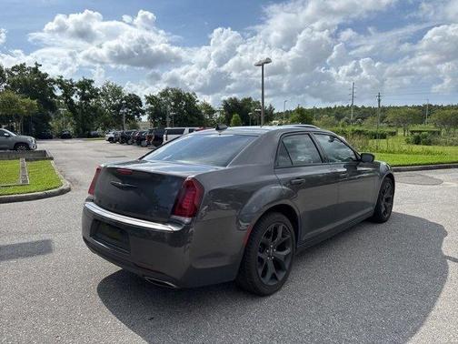 2023 Chrysler 300 Touring