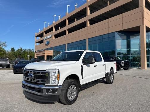 Oxford White 2024 Ford F-250 XLT Truck