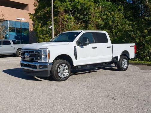 Oxford White 2024 Ford F-250 XLT