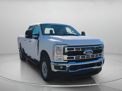 Oxford White 2024 Ford F-250 XLT