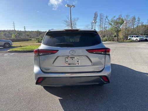 2022 Toyota Highlander Limited