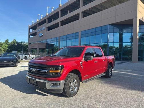 Rapid Red Metallic Tinted Clearcoat 2025 Ford F-150 XLT
