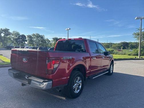 Rapid Red Metallic Tinted Clearcoat 2025 Ford F-150 XLT