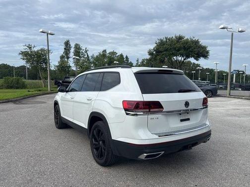 Pure White 2022 Volkswagen Atlas 3.6L SE w/Technology
