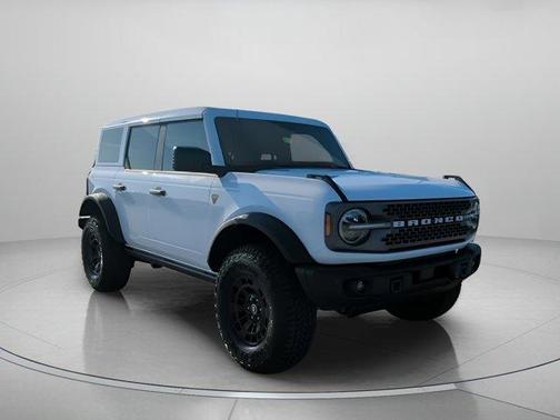 Oxford White 2026 Ford Bronco Badlands