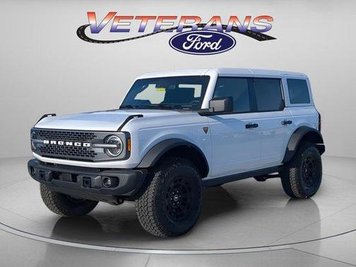Oxford White 2026 Ford Bronco Badlands