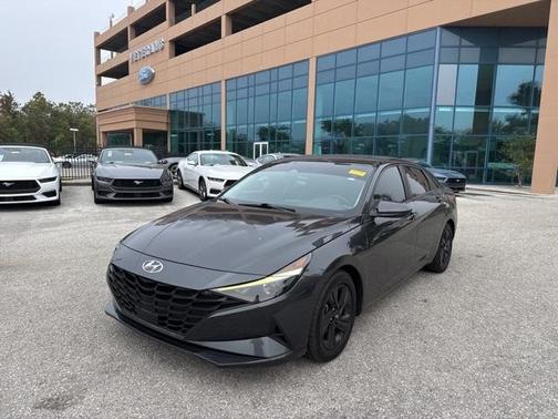 2021 Hyundai ELANTRA SEL