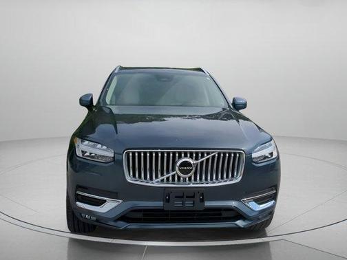 2025 Volvo XC90 B5 Core