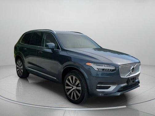 2025 Volvo XC90 B5 Core
