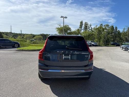 2025 Volvo XC90 B5 Core