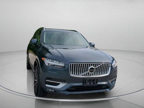 2025 Volvo XC90 B5 Core
