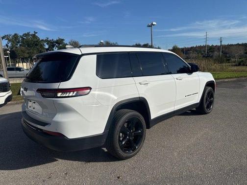 2025 Jeep Grand Cherokee L Laredo