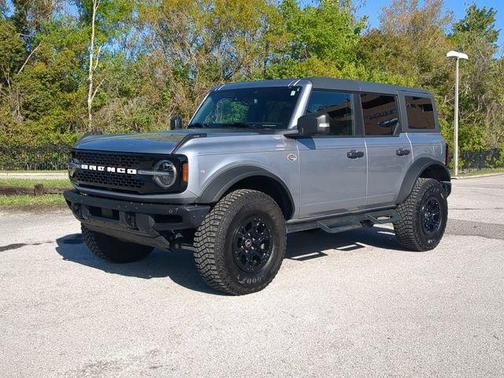 Iconic Silver Metallic 2024 Ford Bronco Wildtrak