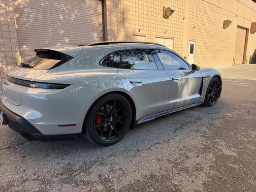 2024 Porsche Taycan Cross Turismo GTS