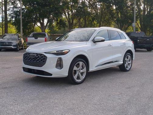 Glacier White Metallic 2025 Audi Q5 2.0T quattro Premium