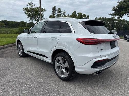 Glacier White Metallic 2025 Audi Q5 2.0T quattro Premium