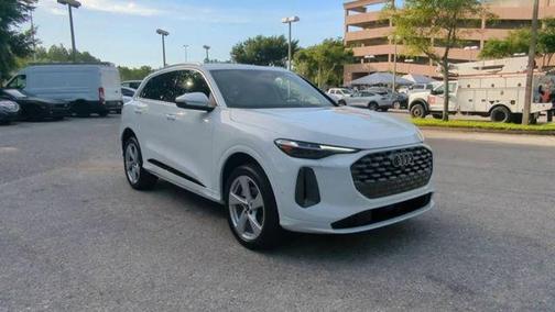 Glacier White Metallic 2025 Audi Q5 2.0T quattro Premium