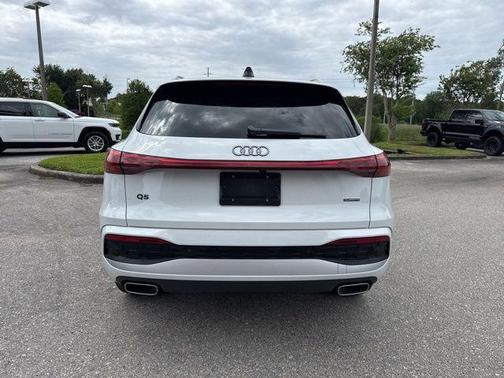 Glacier White Metallic 2025 Audi Q5 2.0T quattro Premium