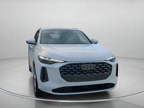 Glacier White Metallic 2025 Audi Q5 2.0T quattro Premium