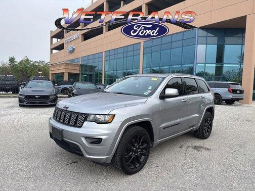 Billet Silver Metallic Clearcoat 2021 Jeep Grand Cherokee Laredo X SUV