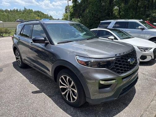 Carbonized Gray Metallic 2023 Ford Explorer ST-Line