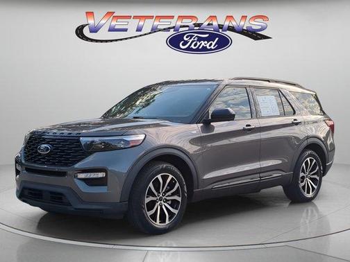 Carbonized Gray Metallic 2023 Ford Explorer ST-Line