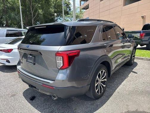 Carbonized Gray Metallic 2023 Ford Explorer ST-Line