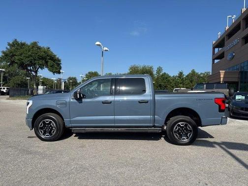 2023 Ford F-150 Lightning XLT