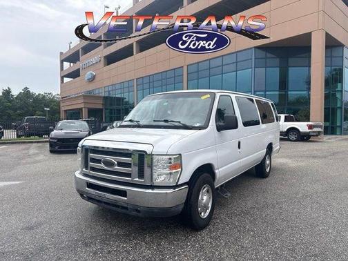 Oxford White 2014 Ford E350 Super Duty XLT