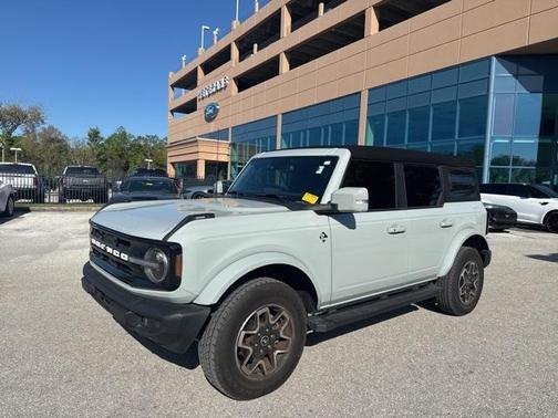 2024 Ford Bronco Outer Banks