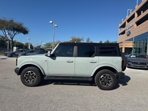 2024 Ford Bronco Outer Banks