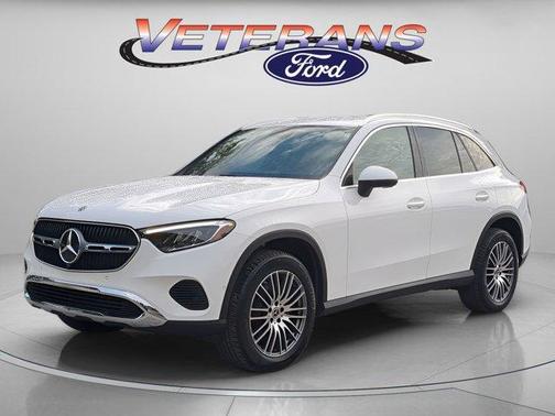 Polar White 2025 Mercedes-Benz GLC 300 Base