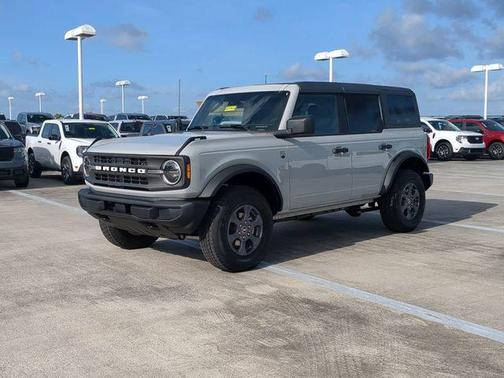 Avalanche Gray 2026 Ford Bronco Big Bend