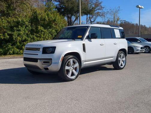 Fuji White 2022 Land Rover Defender 110 SE