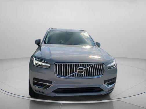 2025 Volvo XC90 B5 Core