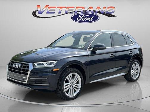 Moonlight Blue Metallic 2018 Audi Q5 2.0T Tech Premium