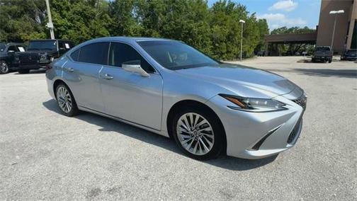 2022 Lexus ES 300h Ultra Luxury