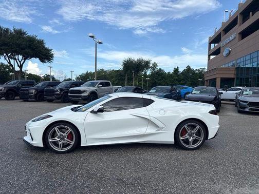 Arctic White 2022 Chevrolet Corvette Stingray w/2LT