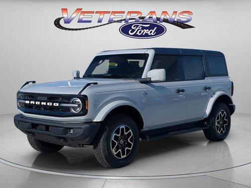 Avalanche Gray 2026 Ford Bronco Outer Banks