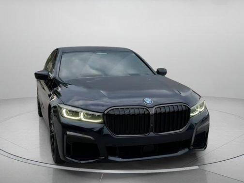 Carbon Black Metallic 2021 BMW 750 i xDrive