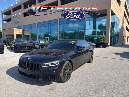 Carbon Black Metallic 2021 BMW 750 i xDrive