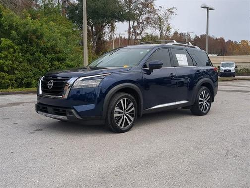 2024 Nissan Pathfinder Platinum
