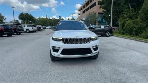 2022 Jeep Grand Cherokee Summit
