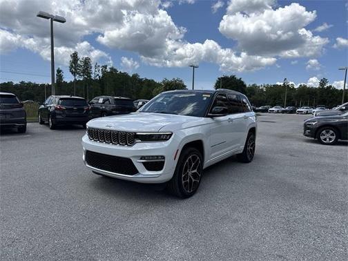 2022 Jeep Grand Cherokee Summit