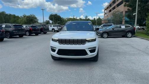 2022 Jeep Grand Cherokee Summit