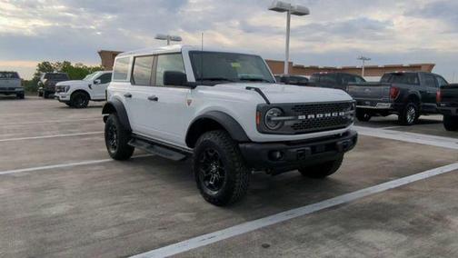 Oxford White 2026 Ford Bronco Badlands