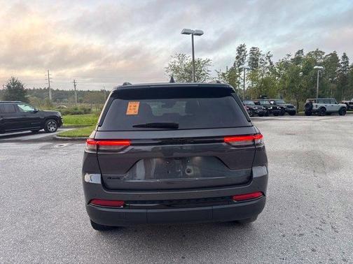Metallic 2024 Jeep Grand Cherokee Laredo